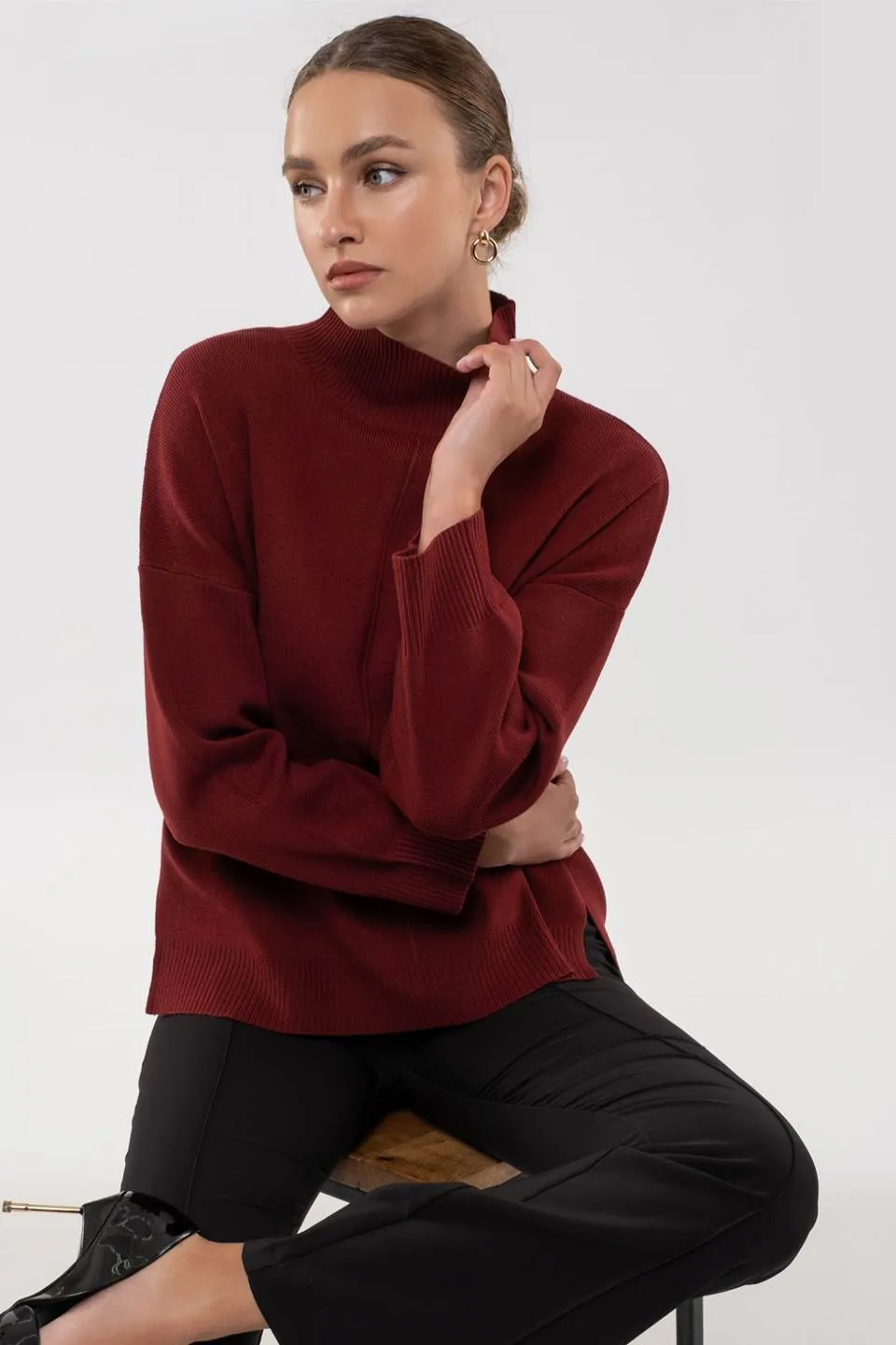 MOCK NECK FRONT SEAM PULLOVER SWEATER