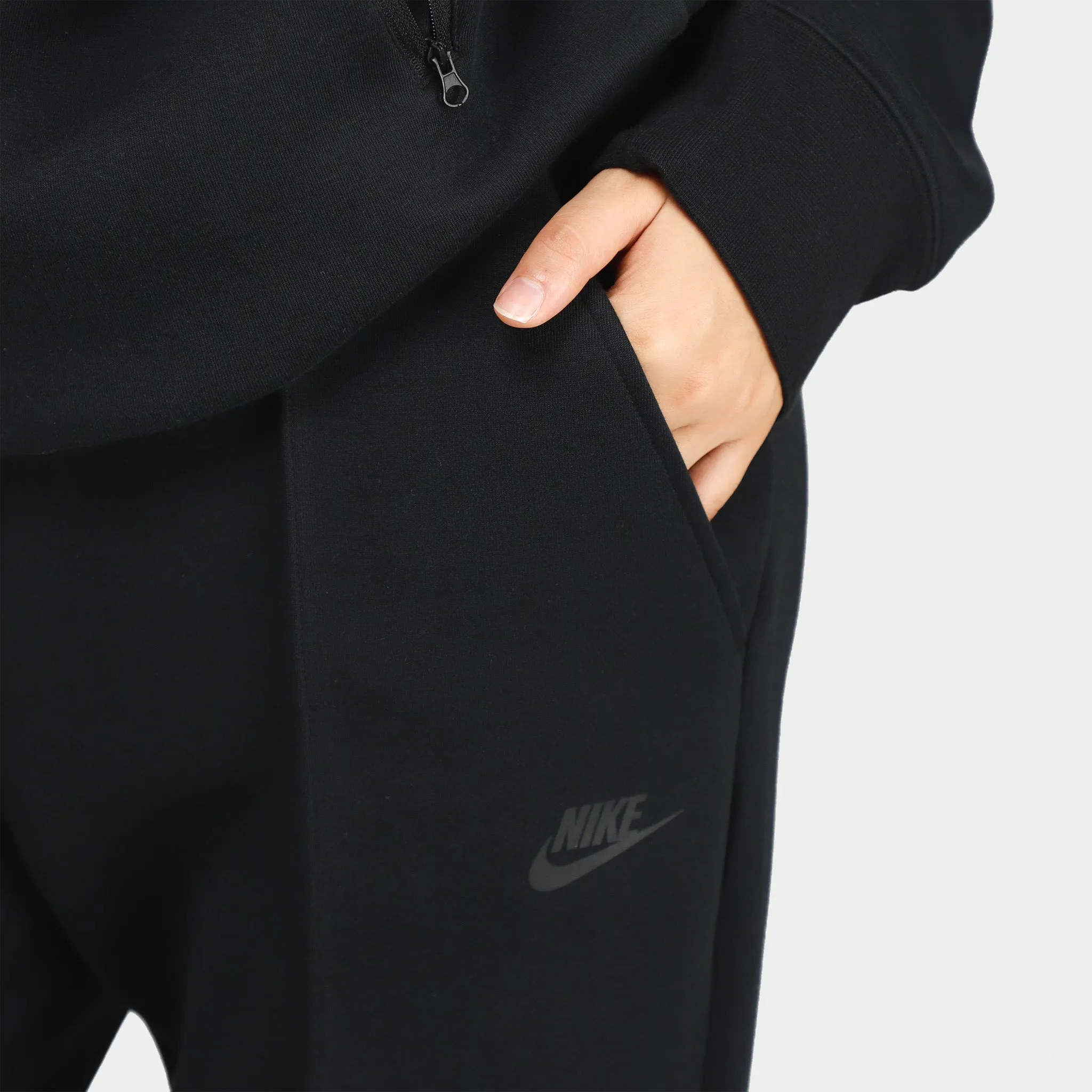 Nike Sportswear Women's Tech Fleece Mid-Rise Joggers / Black